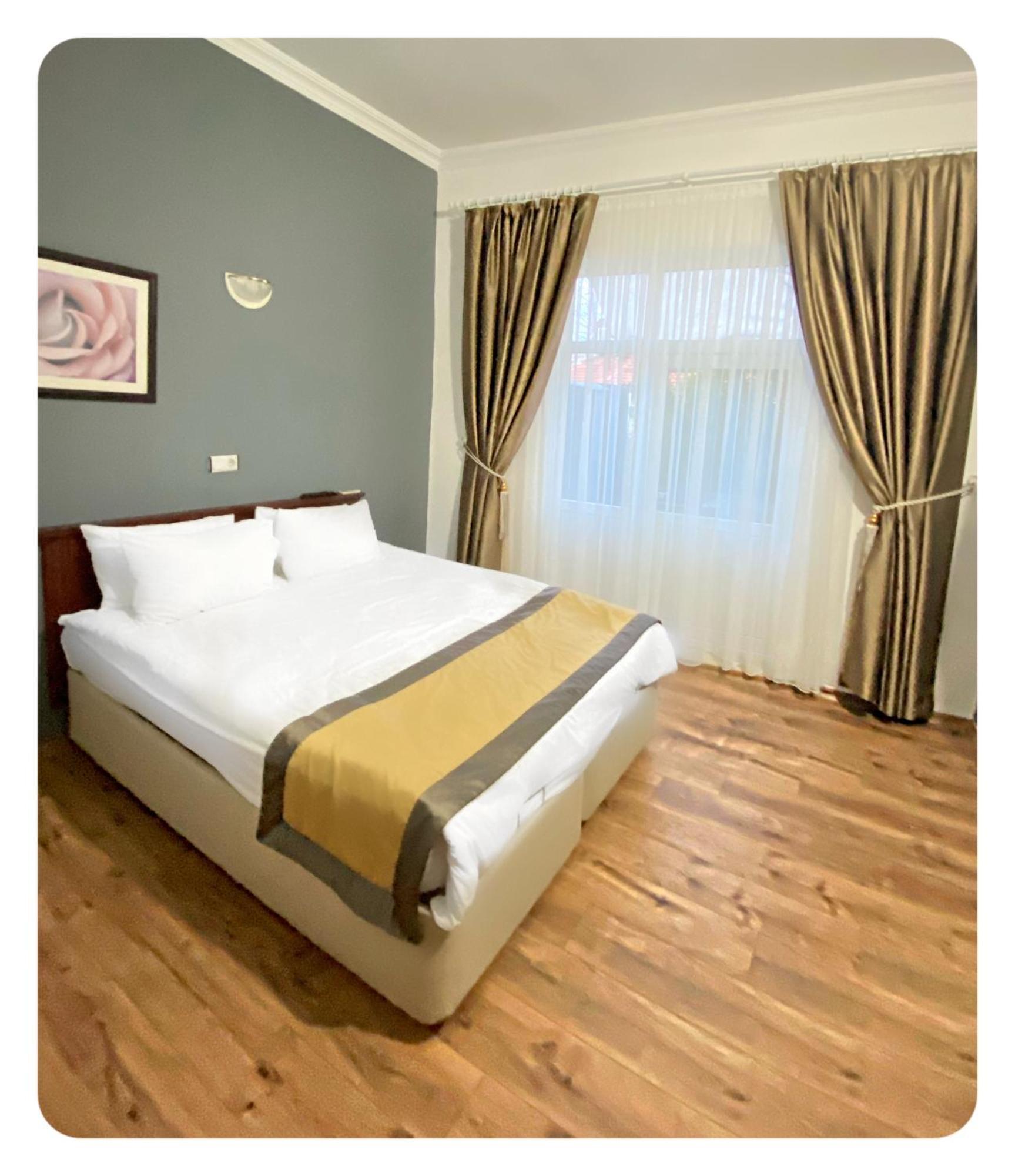 Efsali Hotel Kaleici Antalya Exteriör bild
